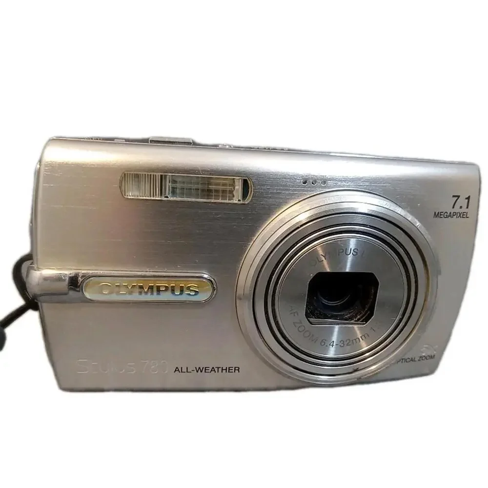 Olympus Stylus 780 u Digital Camera 7.1MP Silver 5xOptical Zoom AF Lock Silver